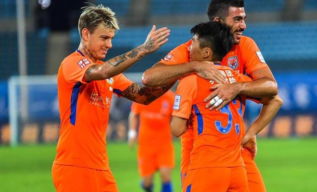 关于鲁能主场大胜，豪取中超领头羊位置的信息