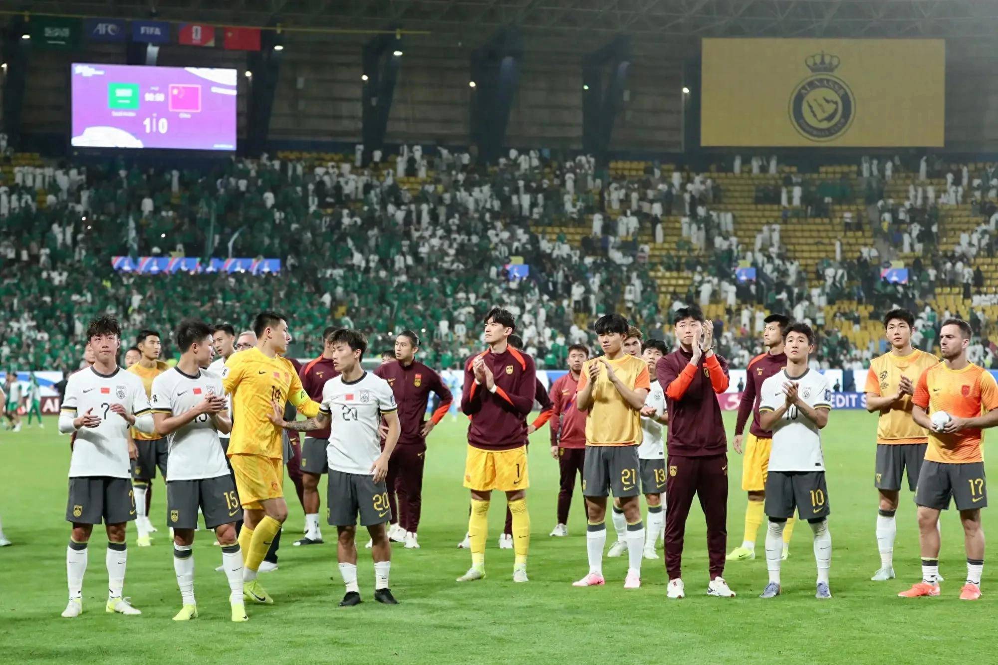 包含球员突发伤情，全队情绪受到影响的词条