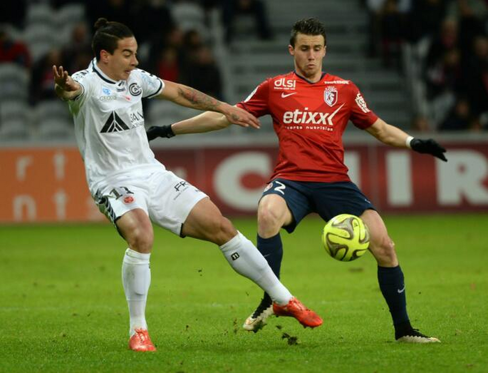 九游体育平台-包含瓦伦西亚客场力克蒙彼利埃，保持不败的词条