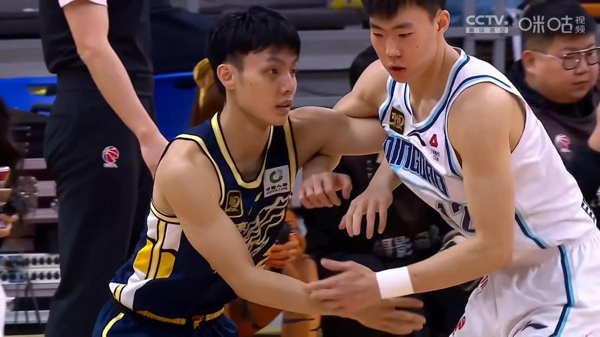 篮球场上的每一次对决都是惊心动魄的一幕！的简单介绍