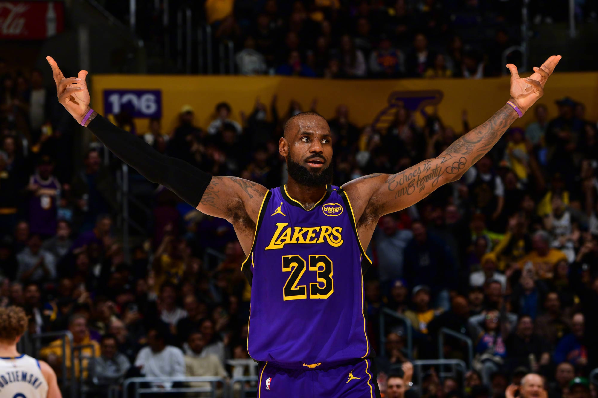 湖人再次战胜骑士，取得季后赛希望