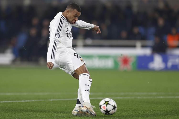 九游体育-关于皇家马德里完胜对手，夺得关键三分的信息