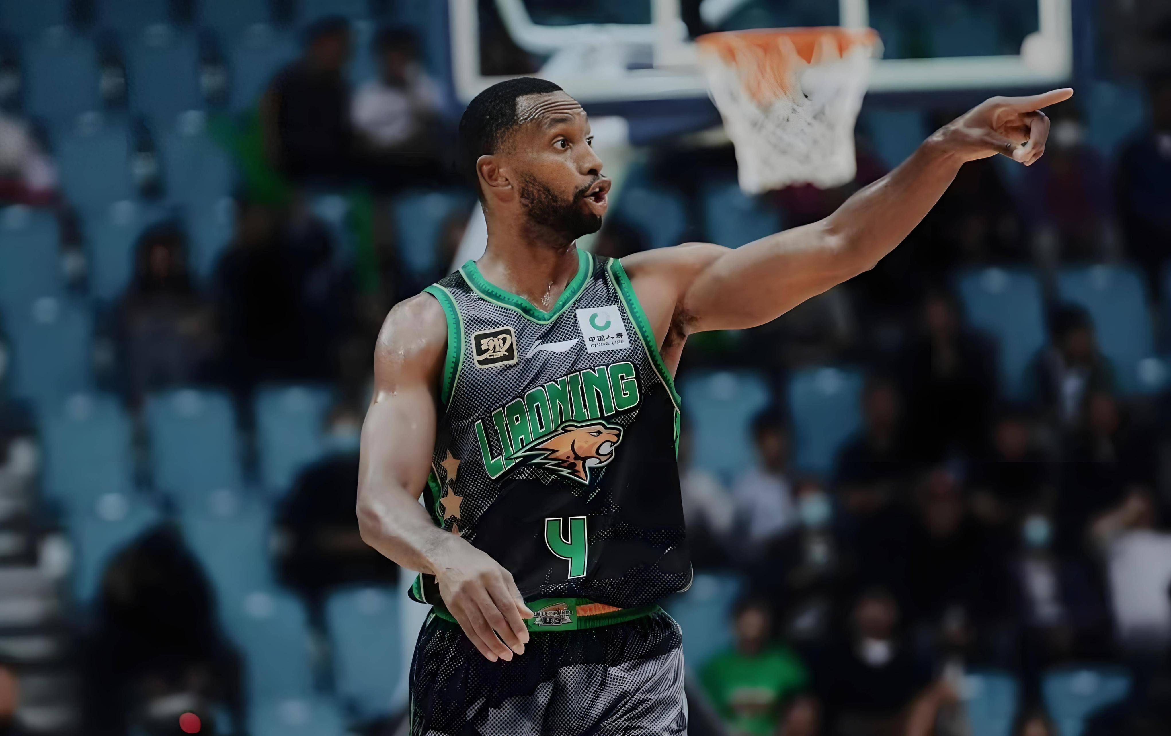 球队新外援表现抢眼,成为比赛焦点 球队新外援表现抢眼,成为比赛焦点