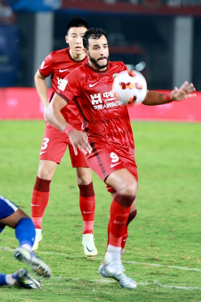 新援加盟球队备战关键战,引发球迷期待的简单介绍 新援加盟球队备战关键战,引发球迷期待的简单介绍