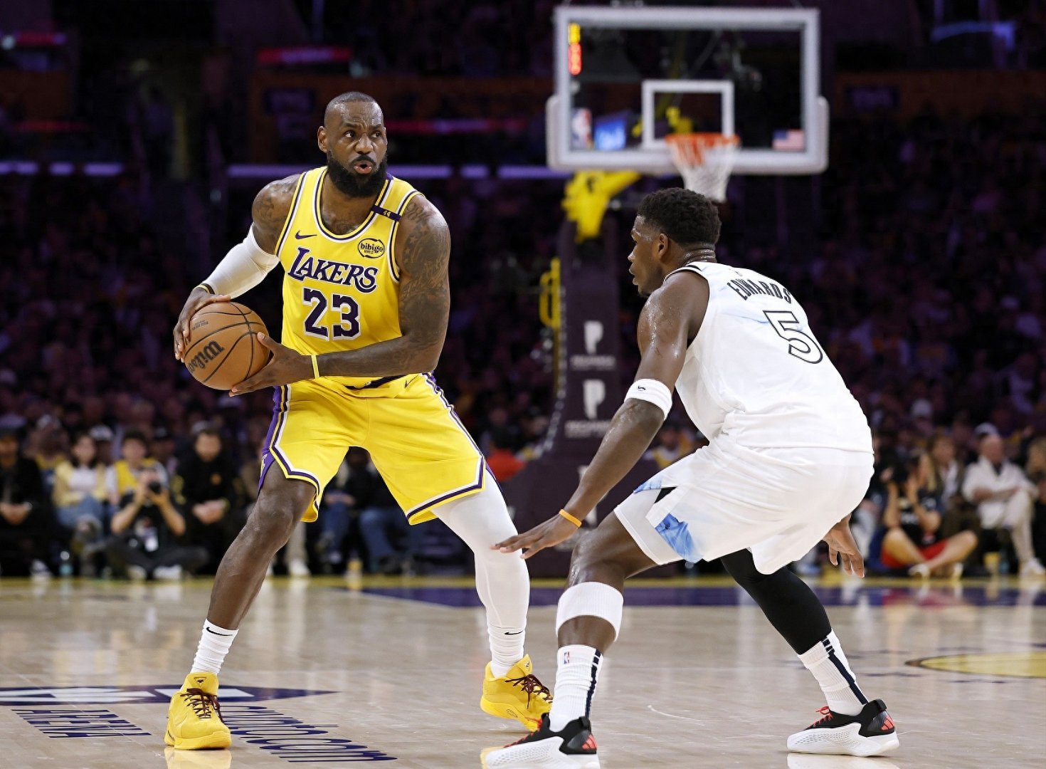 森林狼险胜鹈鹕，爵士表现欠佳