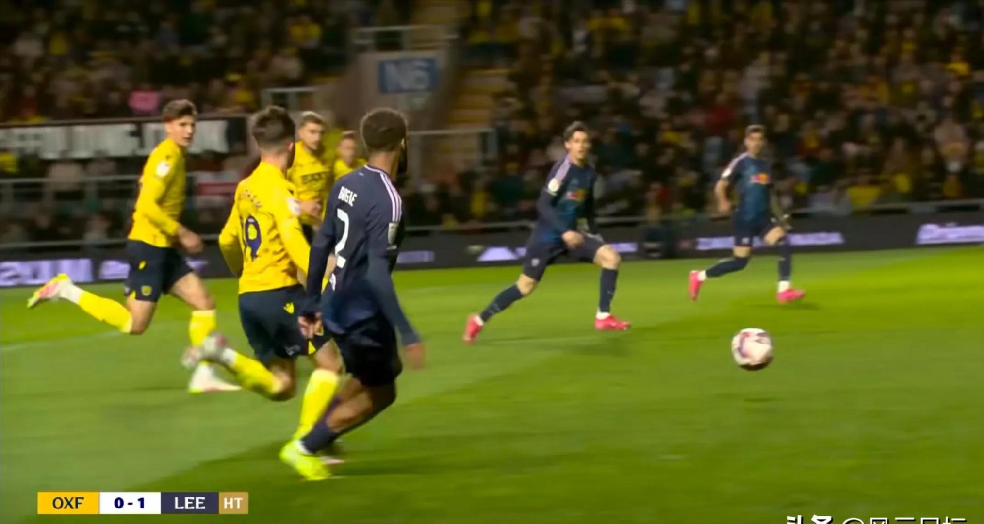 九游中国-包含伯恩利客场战平奥斯菲尔德，艰难保持不败战绩的词条