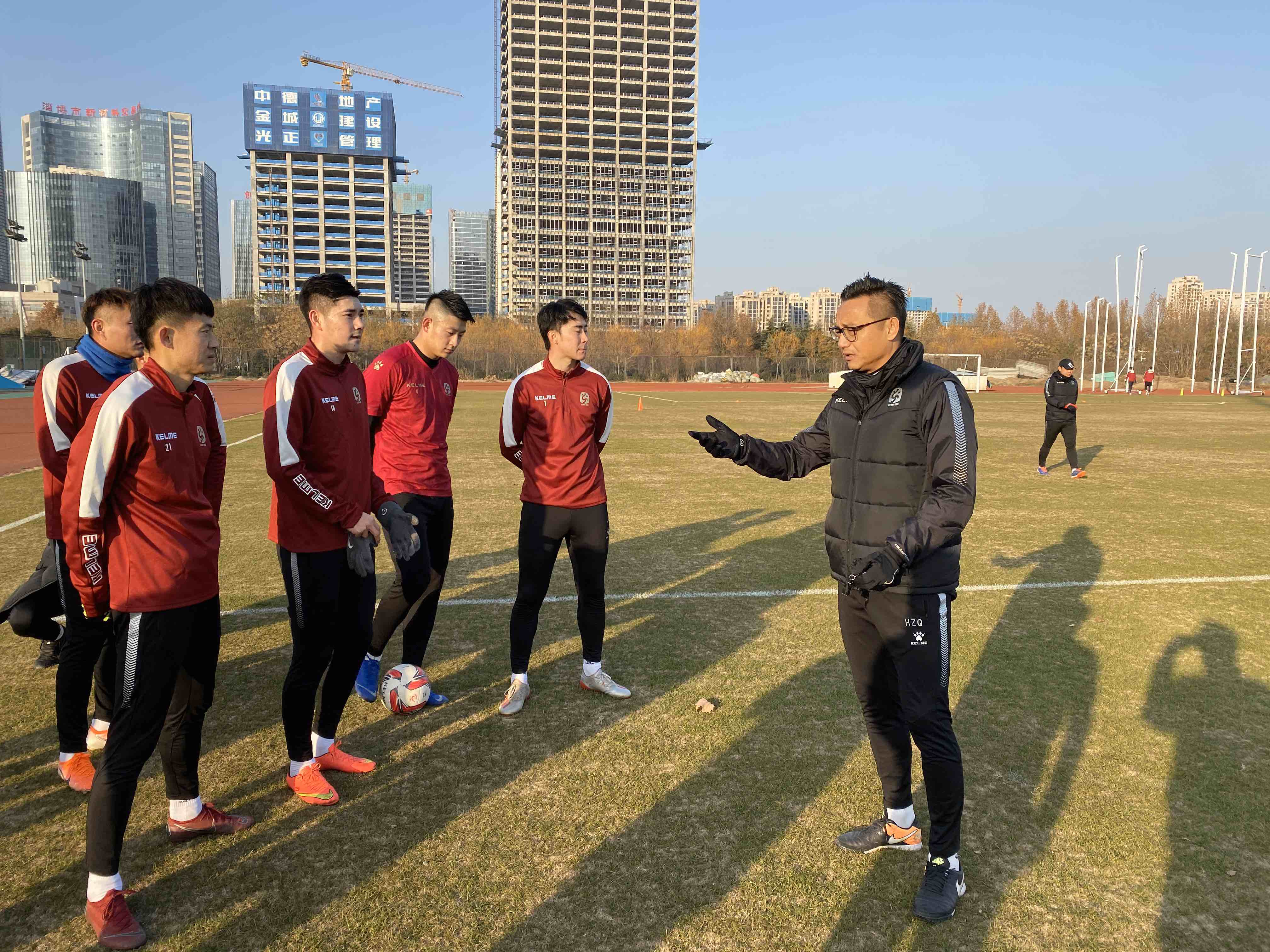 关于淄博蹴鞠全队合力，助力夺胜的信息