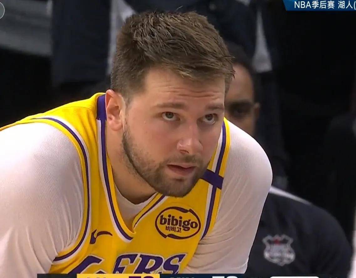 九游娱乐入口-包含湖人遭遇湖人淘汰，英超局势紧张的词条
