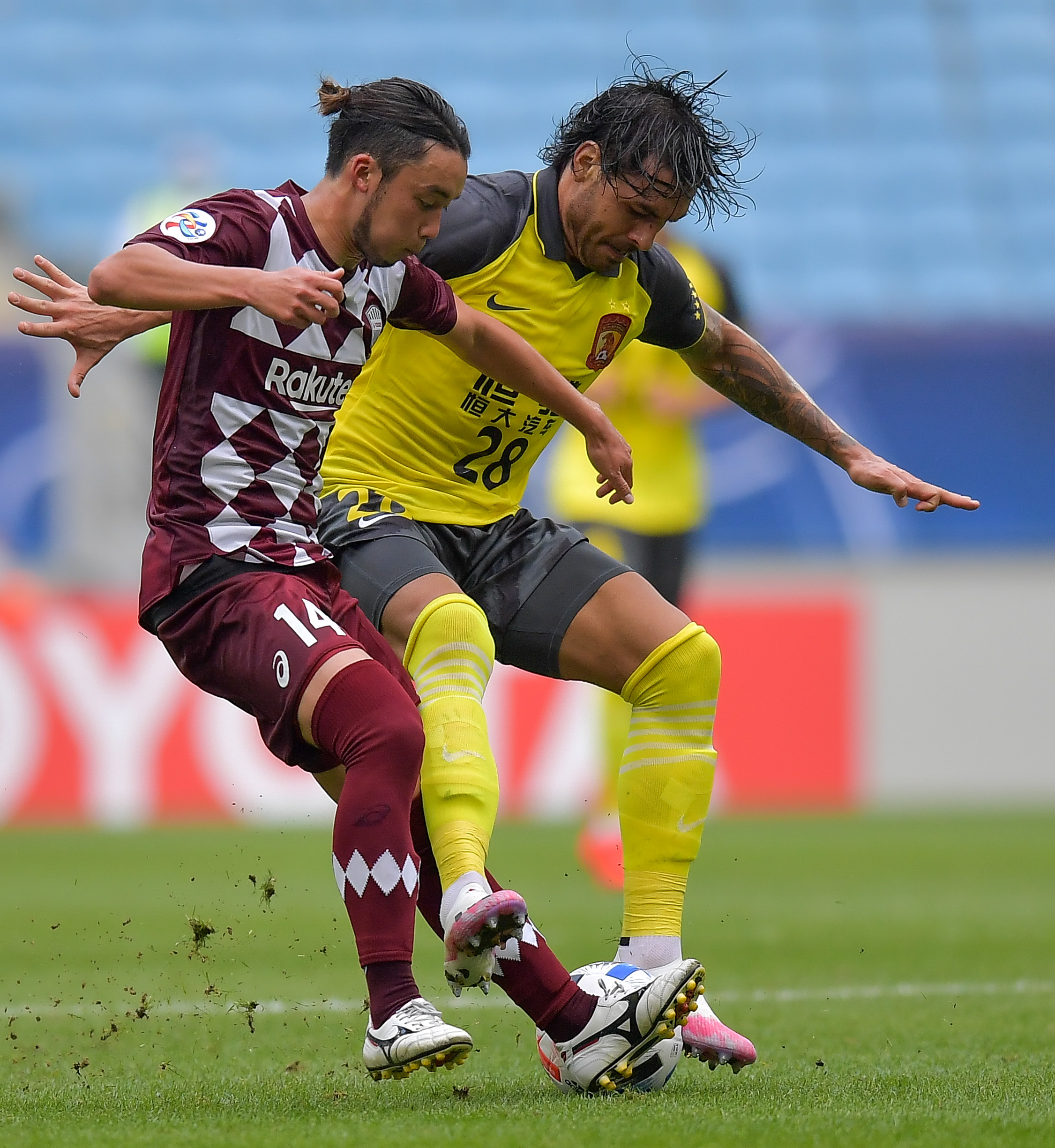 恒大球员临场发挥,全力为胜利努力的简单介绍 恒大球员临场发挥,全力为胜利努力的简单介绍