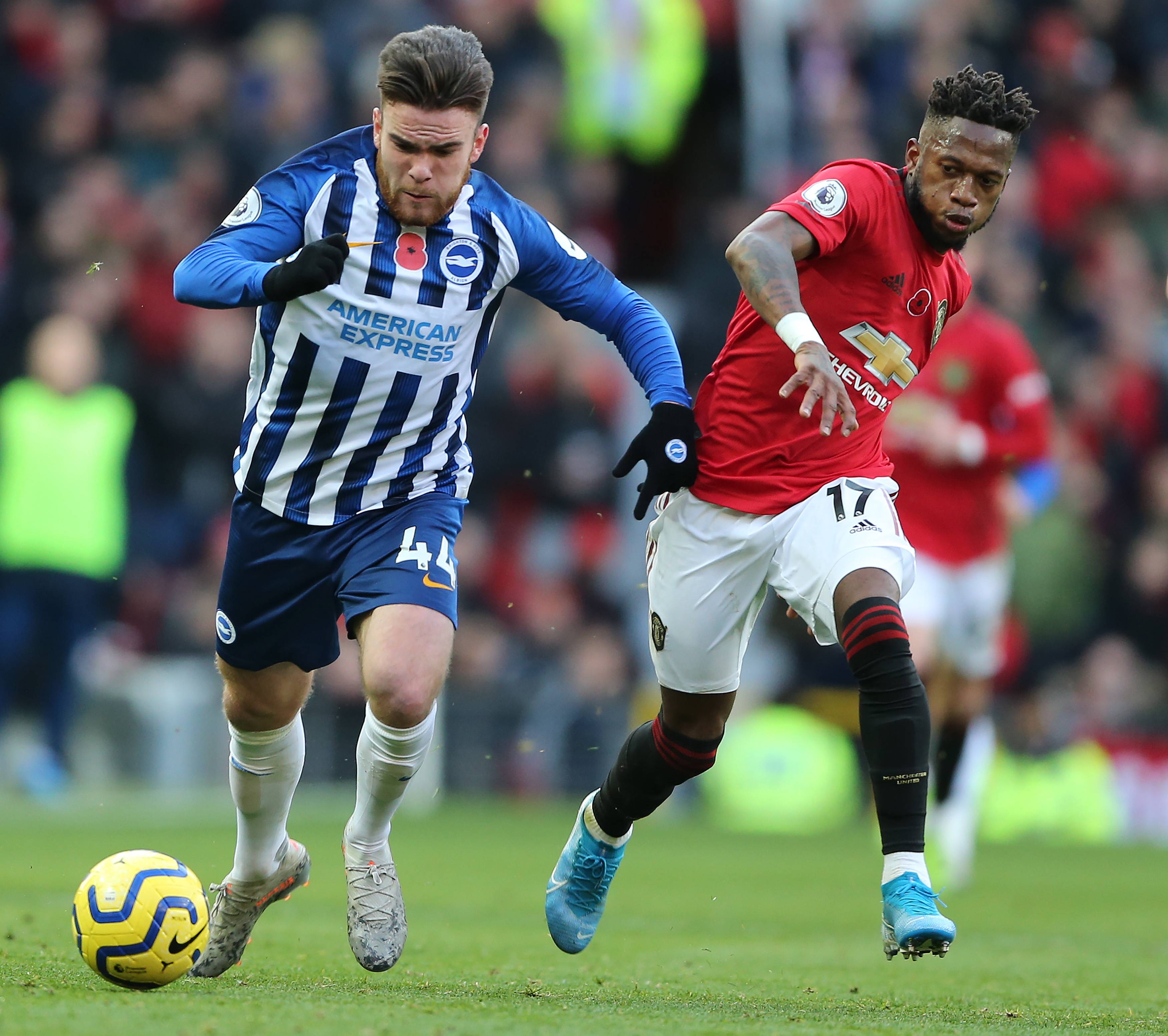 布莱顿和霍夫在比赛中的精彩对决