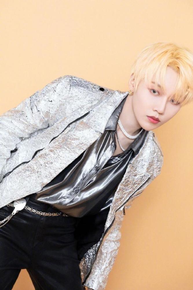 九游体育平台-新秀球员闪耀舞台展现个人实力