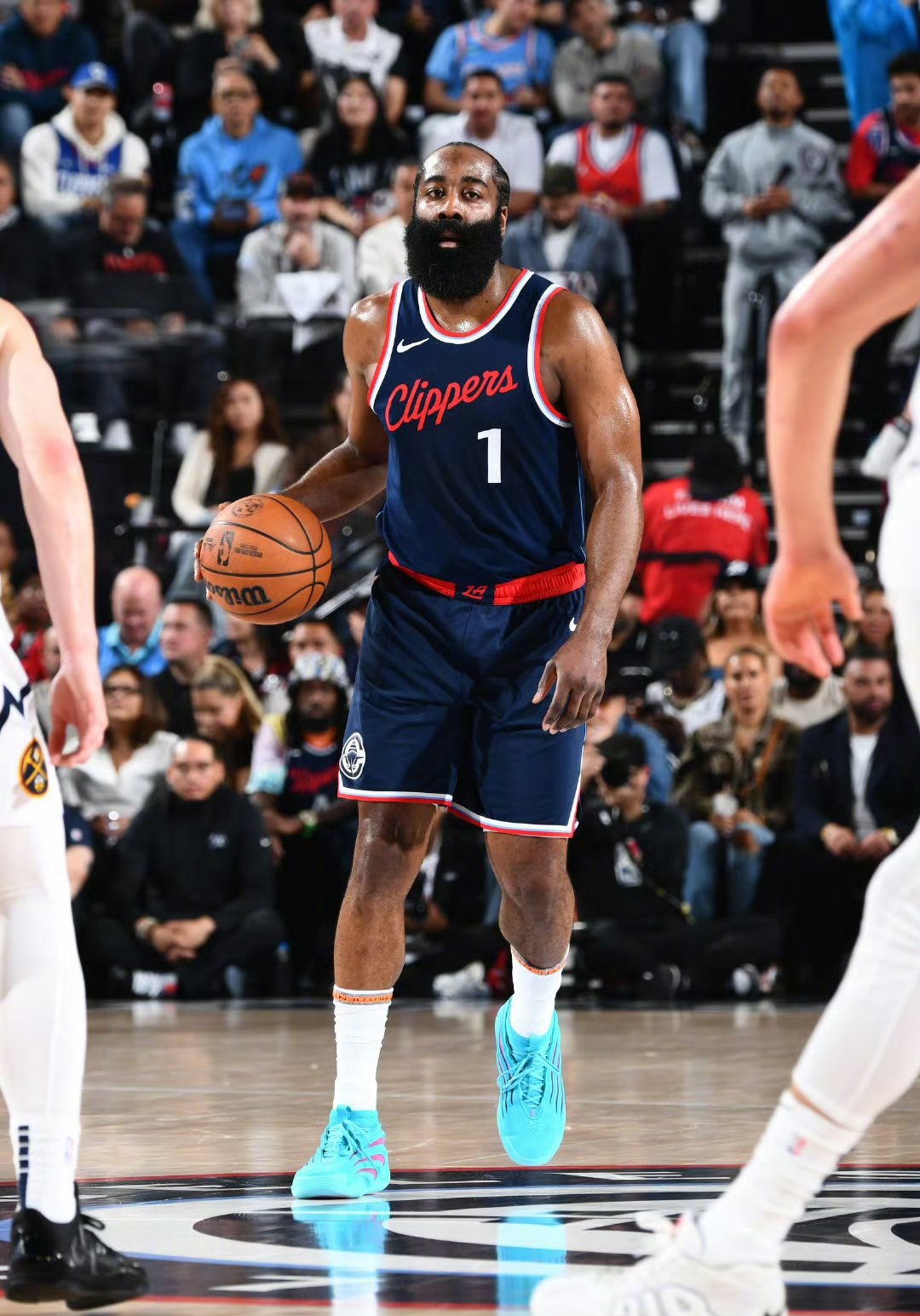 火箭主场大胜凯尔特人，哈登砍下35分的简单介绍