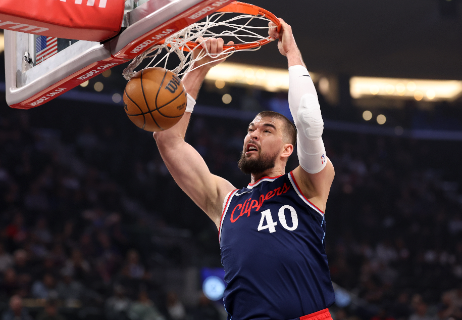 关于鹈鹕客场不敌快船，遭遇两连败的信息