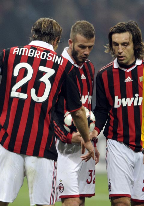 九游体育APP下载-关于曼联横扫AC米兰，乔瓦尼·雷纳打破历史纪录的信息