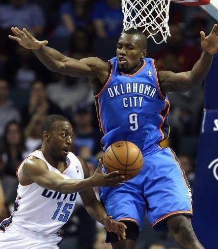 九游官网-季后赛抢七焦点战，雷霆战术压制深圳队